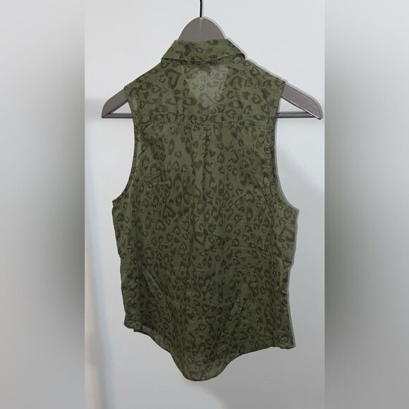 H&M Sleeveless Heart Print Button Down Shirt - Picture 13 of 13